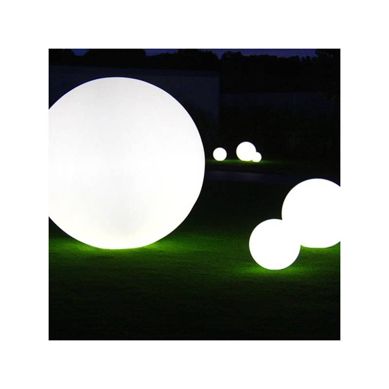 Relaxdays Lampe LED boule, changement couleurs, batteries, sans câble,  intérieur, boule lumineuse d. de 15 cm, Blanche 10024058 : :  Luminaires et Éclairage