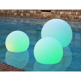 Boule lumineuse piscine solaire flottante BULY40 LED RGBW IP68 étanche