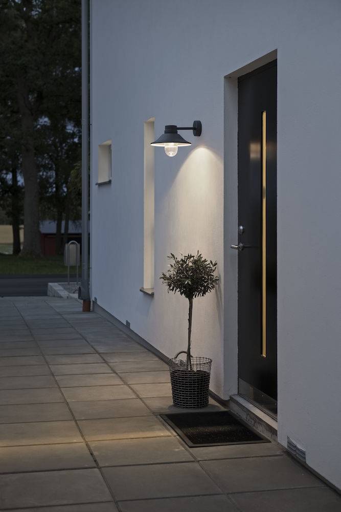 Applique d'extérieur GÖTEBORG de couleur anthracite au design maritime en  métal IP44 E27 H:18 cm idéale pour le jardin, façade de balcon : :  Luminaires et Éclairage