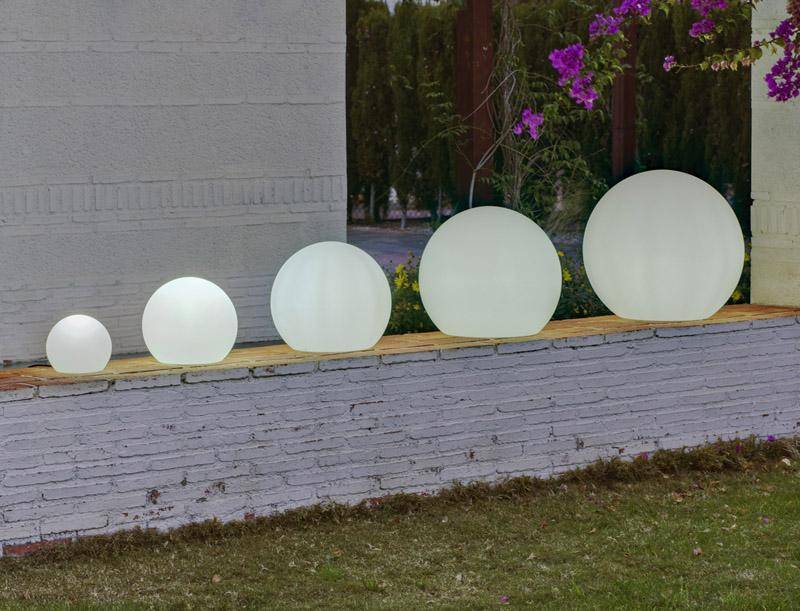 Boule lumineuse LED imperméable et flottante, Rechargeable par USB,  luminaire d'extérieur, idéal pour un jardin